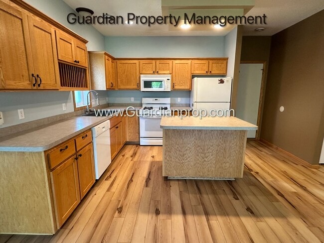 Building Photo - Brooklyn Park Single Family Home, Dishwash...