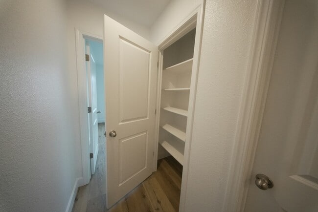 Building Photo - 547 Virginia Ave