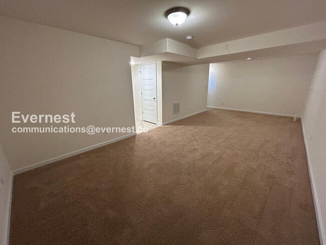 Building Photo - 102 Ridgeway St