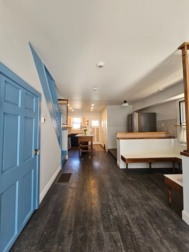 Building Photo - 513 Poplar St