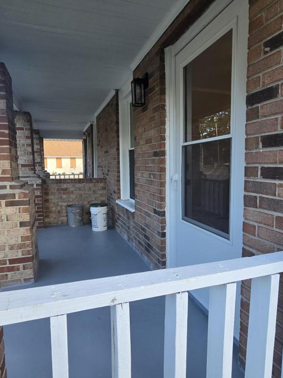 Building Photo - 1400 Nash St SE