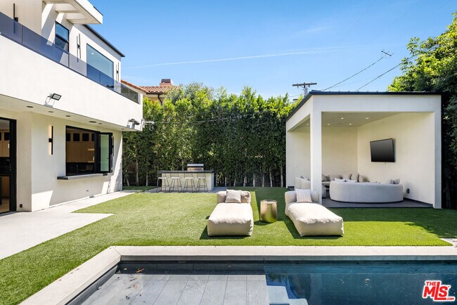 Building Photo - 14822 Hesby St