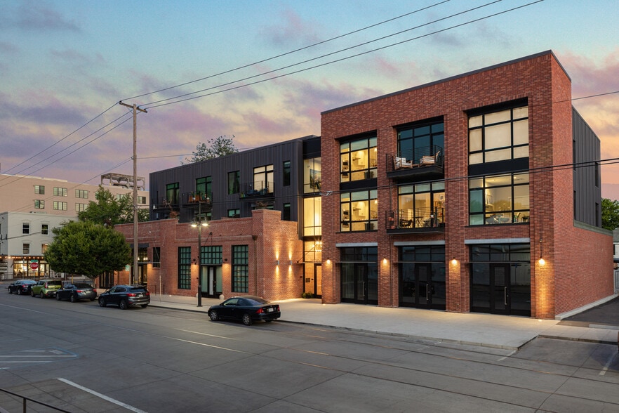 Building Photo - The Carlaw