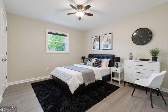 Building Photo - 3793 Rainbow Dr