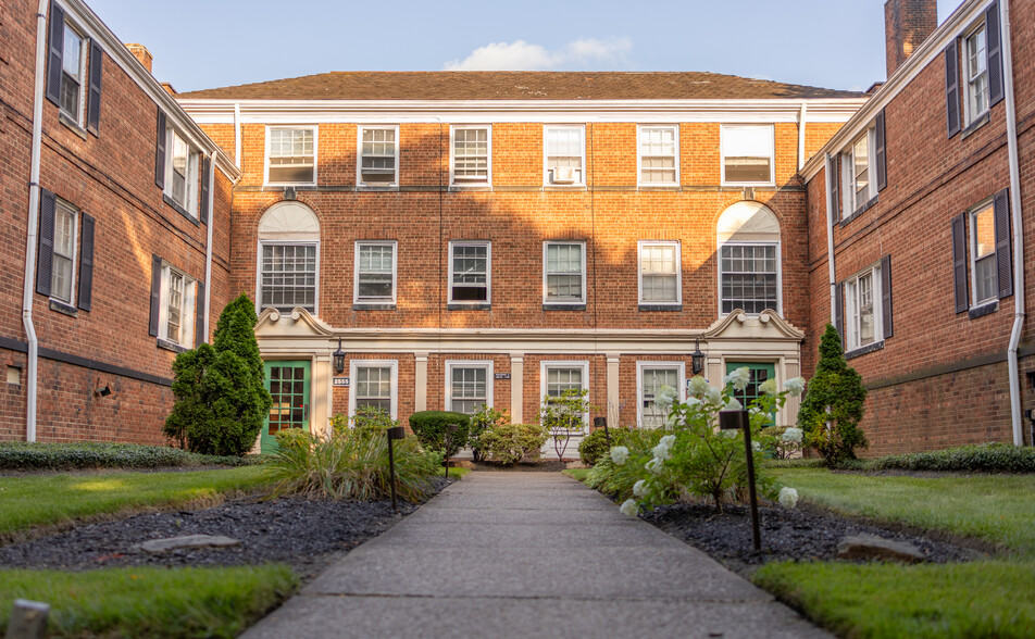 Building Photo - Shaker Lake Apartments & North Moreland Co...