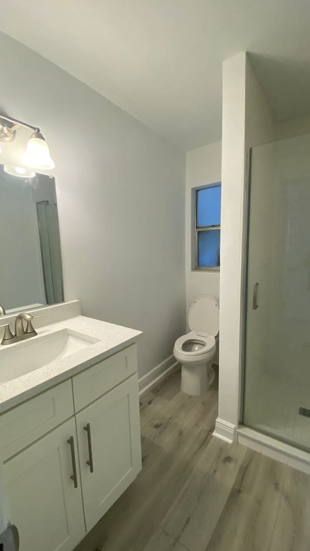 Building Photo - Beautifully Renovated 3/2 Villa in West Br...