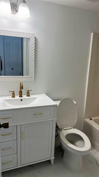 Building Photo - 6796 Palmetto Cir S