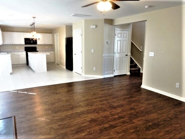 Building Photo - 219 Sparkleberry Ln