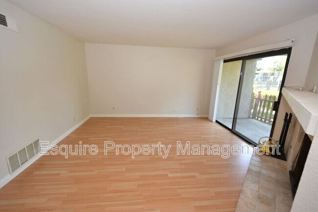 Building Photo - 564 Rosewood Ave