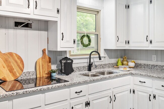 Building Photo - 10511 Lunswood Rd