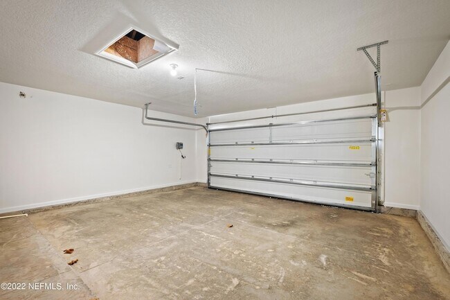 Building Photo - 12850 Buckhorn Ln