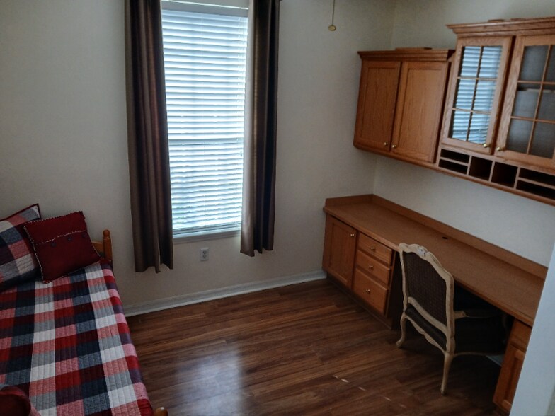 Building Photo - 5641 Hidden Oak Ct