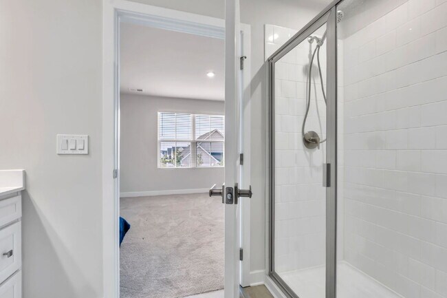 Building Photo - Modern Comfort: 3 Bed, 2.5 Bath Townhome + Primary on Main $1,875/mo rent