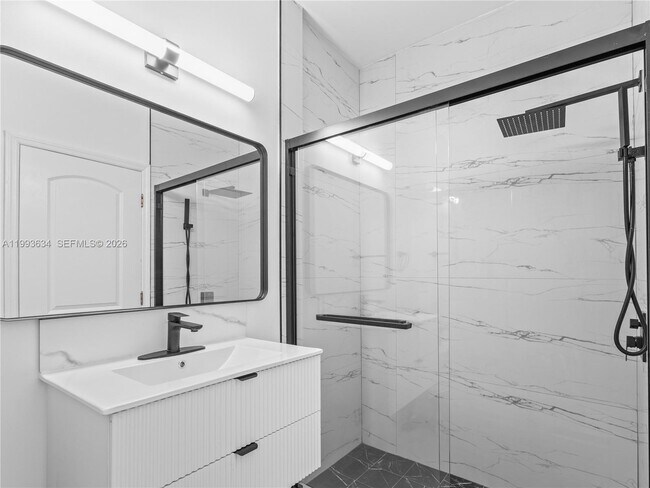 Building Photo - 6201 NW 114th Pl