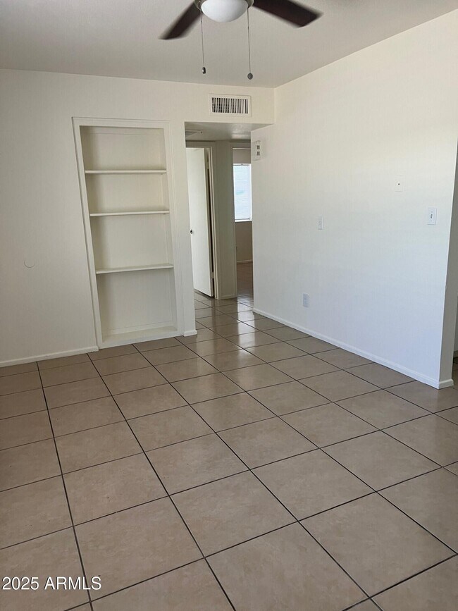 Building Photo - 540 N Hall