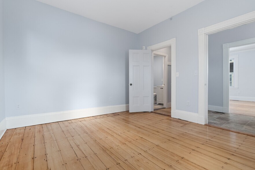 Building Photo - 106 Paul Gore St