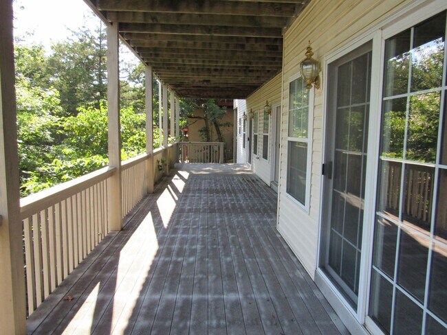 Building Photo - Osage Beach house for rent