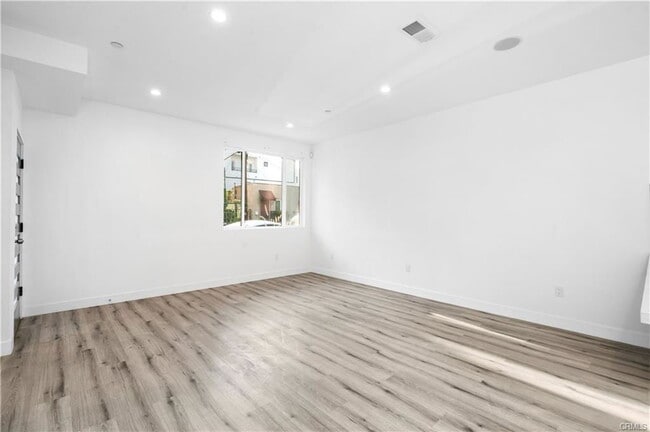 Building Photo - 5000 Cleon Ave