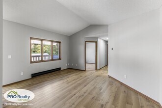 Building Photo - Recently Remodeled 2 Bedroom Condo