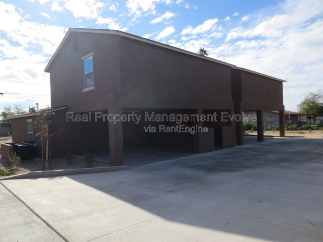 Building Photo - 10402 N 9th Ave