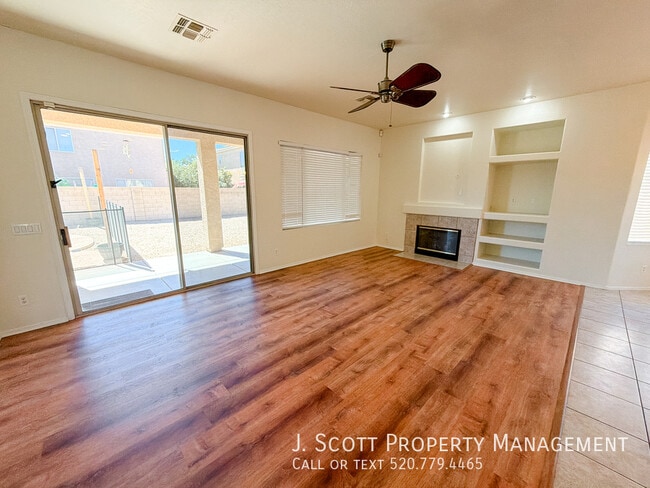 Building Photo - 279 W Desert Ave