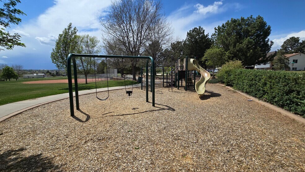 Building Photo - 565 W 96th Ave