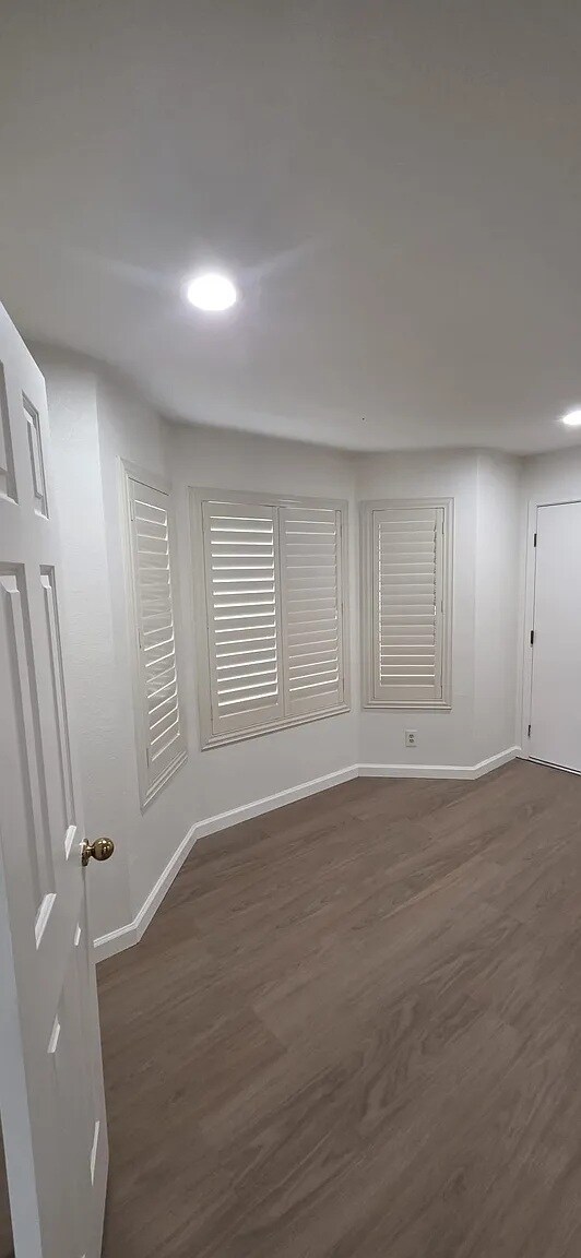 Building Photo - 2345 Pinard St