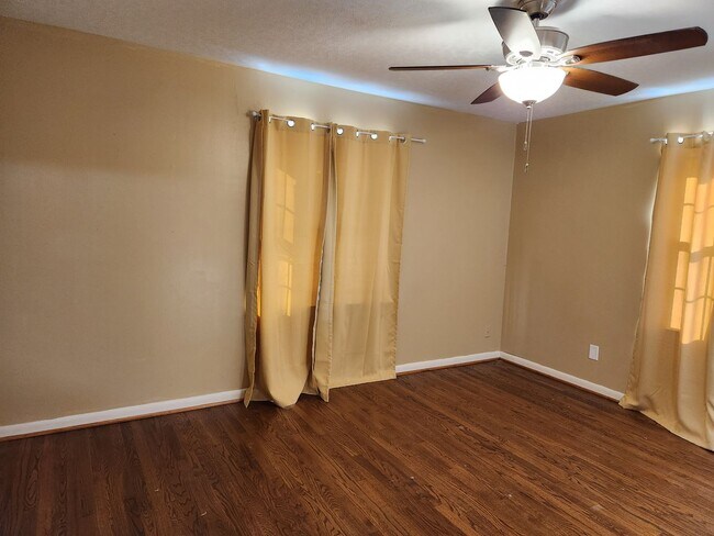 Building Photo - 104 Linwood Dr