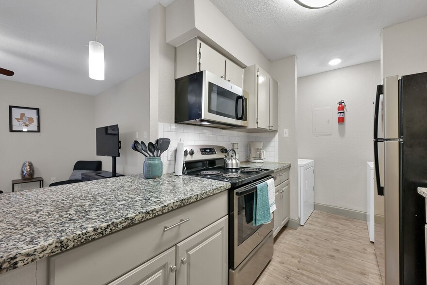 Interior Photo - Willowbrook