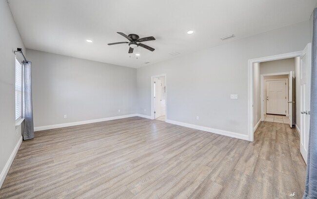 Building Photo - 742 Vista del Sol Ln