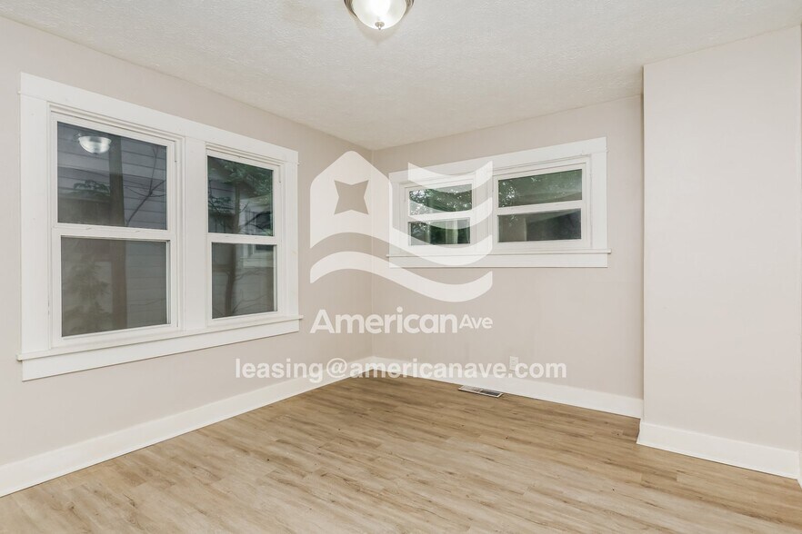 Building Photo - 329 Pointview Ave