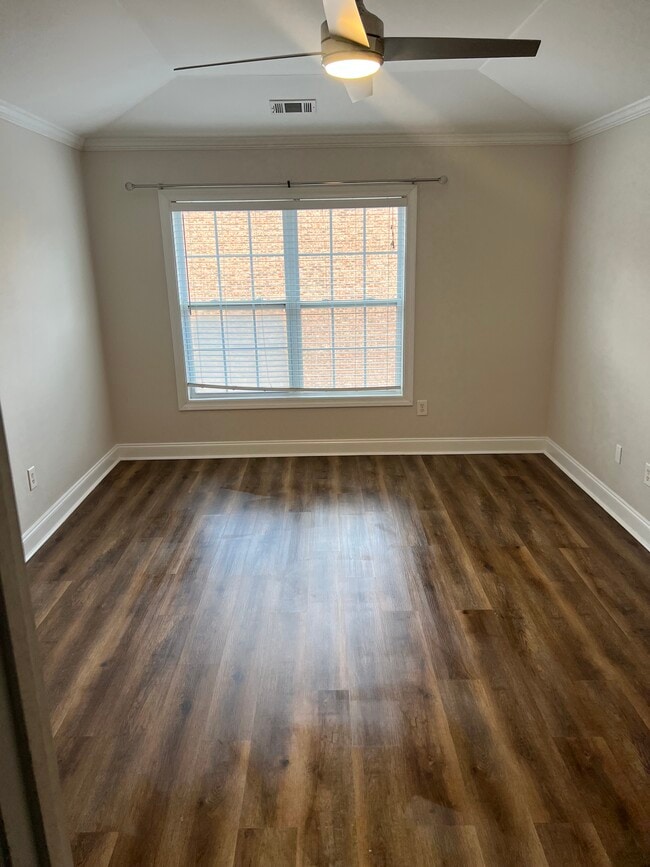 Building Photo - Bayrose