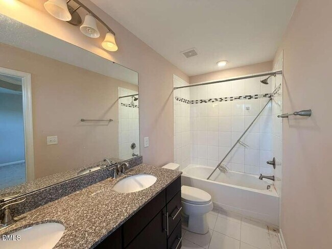 Building Photo - 112 Brier Summit Pl