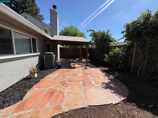 Building Photo - 757 Valley Green Dr