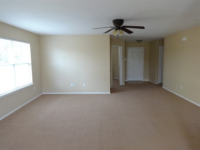 Building Photo - 108 Thoroughbred Dr