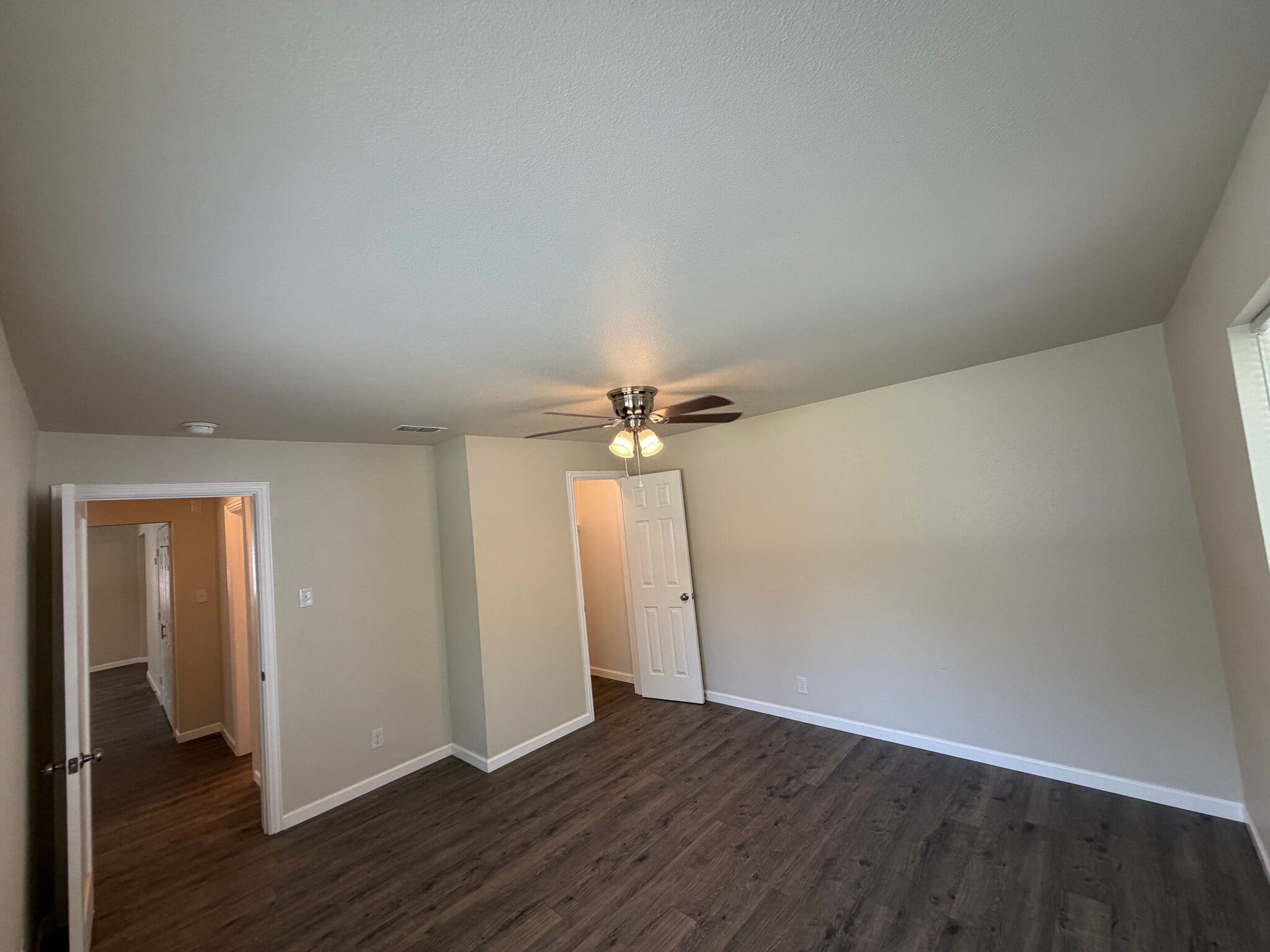 Building Photo - Room in Single Family Home on Houston St