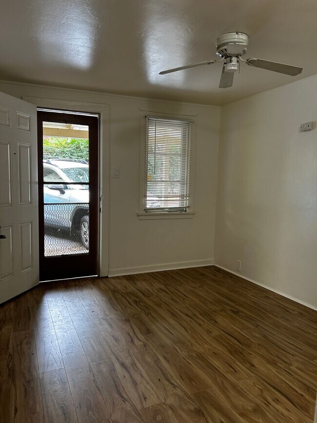 Building Photo - 2726 5th St