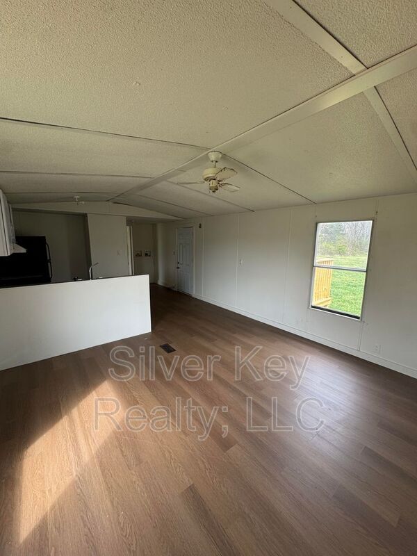 Building Photo - 3631-3637 Sweetwater Vonore Road