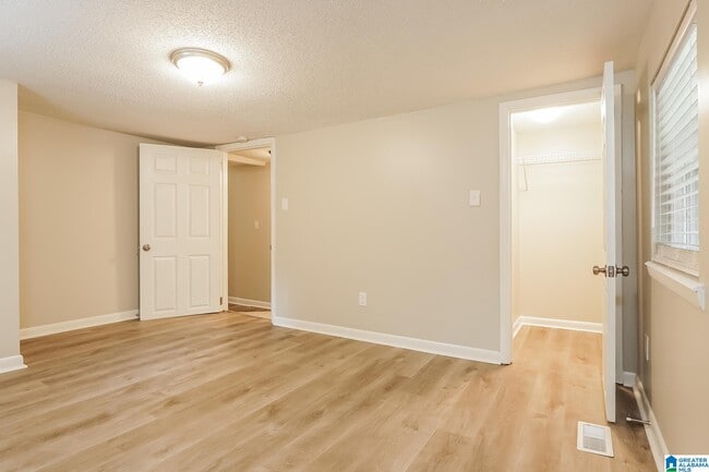 Building Photo - 2112 Headrick Rd