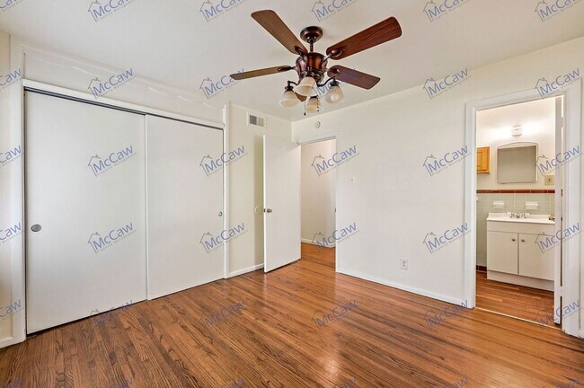 Building Photo - 2704 Highwood Dr