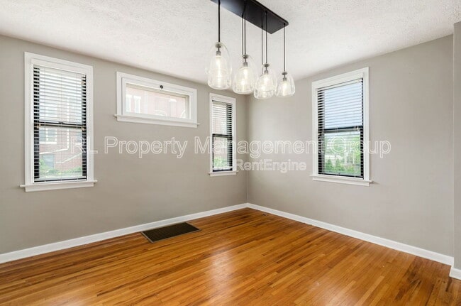 Building Photo - 338 Stewart Ave