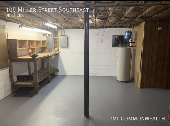 Building Photo - 109 Miller St SE