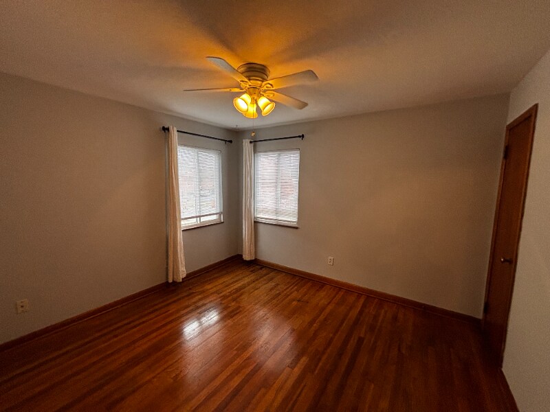 Building Photo - 1862 Kentwell Rd