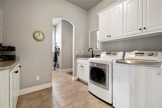 Building Photo - 4502 NE Birchgrove Pl