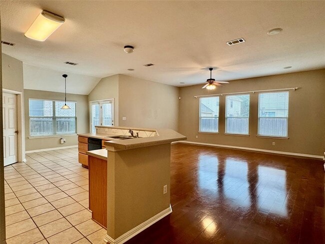 Building Photo - 13509 Shawna Dnay Dr