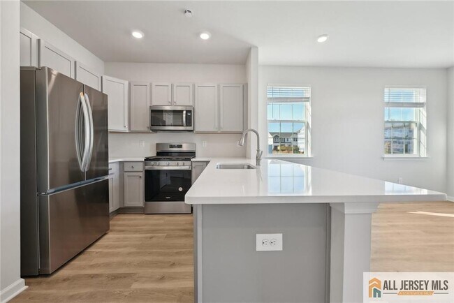 Building Photo - 25 Elliot Ln