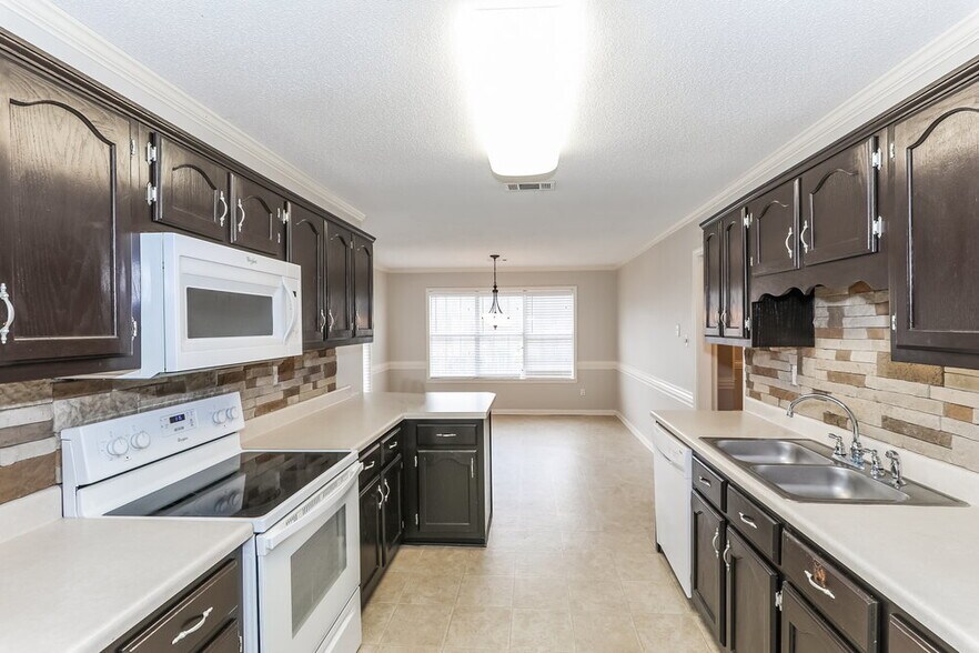 Building Photo - 661 Shelley Renee Ln