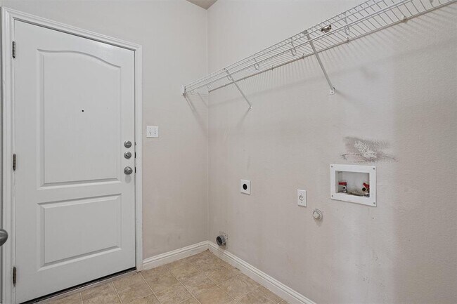 Building Photo - 404 Arrowhead Trail