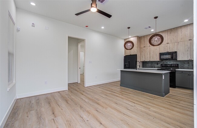 Building Photo - 4603 Edison St