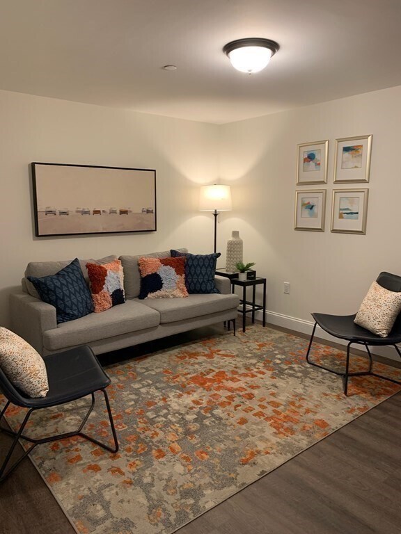 Building Photo - 7 E Dexter Ave